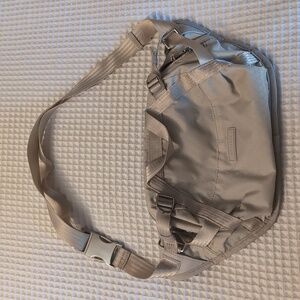 Athleta Excursion Belt Bag / Waist Pack